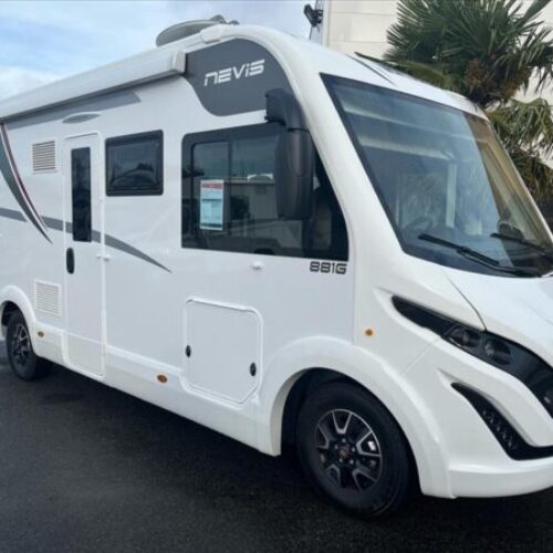 McLouis Nevis 881 – Intégral 7,45 m – Lit central + pavillon – Boîte auto – 4 couchages – 2024